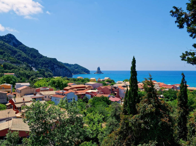 0013_Korfu Ausblick Ort_Schoene Aussichten Touristik